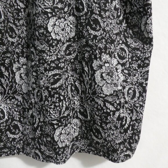 CROFT & BARROW Classic Tee | large | Floral Short Sleeve Black and White T-Shirt - Picture 13 of 15